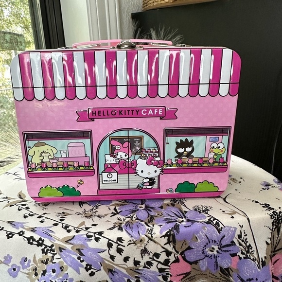 Sanrio Handbags - Hello Kitty Lunchbox